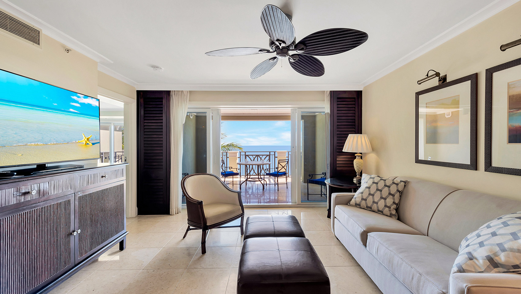 Vero Beach Oceanfront Suite Living Room 9deded35 